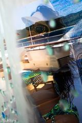 组图：蕾哈娜曝光海边度假照 比基尼秀性感身材