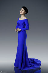 组图：雷佳抹胸礼服写真曝光 大气优雅