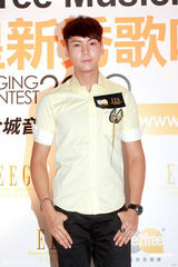 幻灯图：英皇新秀歌唱大赛 容祖儿古巨基出席