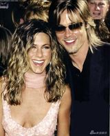 组图：盘点安妮斯顿与前夫皮特昔日甜蜜瞬间