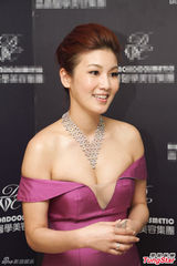 组图：吴宗宪旧爱宋新妮抽脂丰胸小奶变豪乳