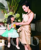 组图：汤灿拍杂志大片 美丽好主妇尽展贤淑温婉