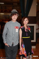 组图：阿娇(钟欣桐)恐染风湿 洪卓立建议嫩模另设写真展