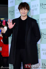 组图：允儿等助阵具惠善新片 南相美李尚允对戒抢眼