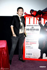 组图：陈可辛夫妇宣传新片 吴君如爆无暇顾及家事