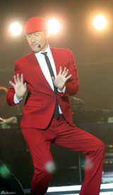 组图：张学友演唱会上海开唱 继续不老传说