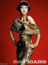 组图：佟丽娅《费加罗》造型多变迎圣诞