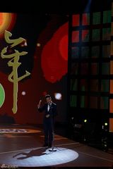 组图：陈坤时尚盛典压轴获大奖受肯定