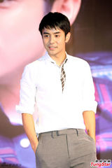 组图：刘子千发新专辑 尊称蔡依林女神