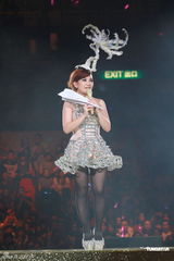 组图：梁静茹演唱会落幕 与表哥同台合唱