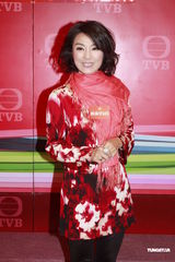 组图：廖碧儿郭晋安等为《依家有喜》试造型 