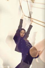 组图：梅根-福克斯登西班牙版《Vogue》玩神秘