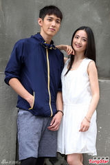 组图：柯震东搭档林依晨 嘴甜夸：年纪跟我一样