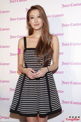 组图：谢婷婷性感出席派对 赞男友百分