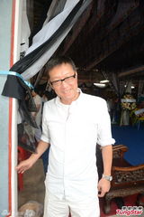 组图：刘伟强王晶送别白龙王 泰王御赐圣泥