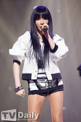 组图：SJ-M与MBLAQ等热唱《MCD》 2NE1夺冠