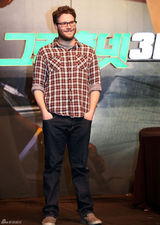 组图：《青蜂侠》韩国记者会 周杰伦帅气显自信