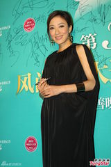 组图：杨怡马国明亮相时尚活动 郑希怡透露婚期