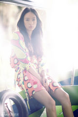 组图：童瑶森林系写真化身异域公主