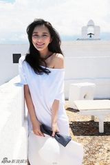 组图：熊乃瑾意大利度假写真 灿烂笑容清新动人