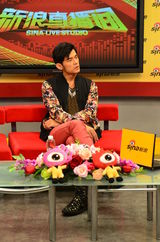 组图：周杰伦刘畊宏李心艾做客聊天台爱情