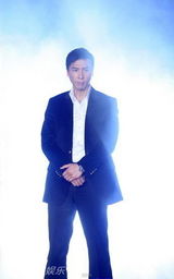 幻灯图：《锦衣卫》北京首映晚会 徐子珊萨顶顶献歌