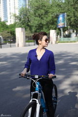 组图：单车女孩陈妍希做客《明星Do In Style》