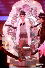 幻灯：众星出席慈善夜 容祖儿、Big4卖力演出