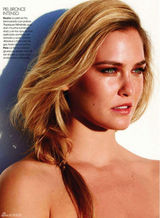 高清图：超模芭儿-拉法莉登封面 比基尼秀身材