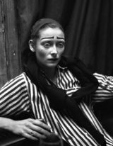 组图：欧美当红明星昔日后台休息照 刘易斯俊秀