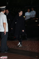 组图：钱嘉乐汤盈盈大婚 新娘巨乳大肚与新郎热吻