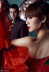 高清图：柳岩变西班牙冷艳舞娘 热情球迷两重奏