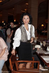 组图：林子祥香港个唱宝刀不老 叶倩文开心助阵