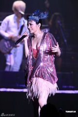 组图：F.I.R巡演台北开唱 三成员首度挑战个人舞台