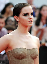 高组图：《哈7下》纽约首映 艾玛低胸礼服亮相