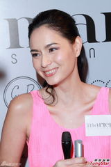 组图：吴彦祖妻子怀孕后胸围上涨 爱吃中国菜