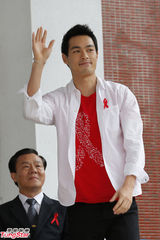 组图：杨佑宁为爱下厨 勉励郭采洁金马失意