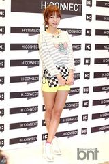 组图：SHINee等众星亮相时装品牌开店仪式