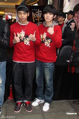 组图：《阵头》大年初一办签票会感谢影迷支持