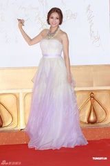 组图：2012港姐竞选 谢安琪白纱裙优雅亮相