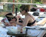 高清组图：莎拉-杰西卡-帕克南加州晒日光浴秀身材