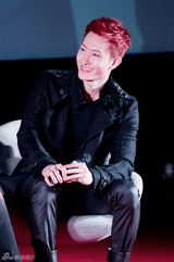 组图：SJ-M新专辑发布 秀搞笑中文