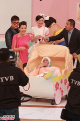 组图：无线45周年台庆群星荟萃 黎耀祥获奖陈豪反串