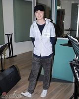 高清组图：容祖儿为音乐会彩排 看视频纪念杰克逊