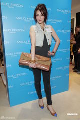 组图：吕慧仪大秀香肩美腿 杨洛婷陈君宜同场