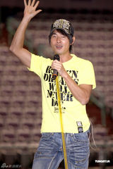 组图：任贤齐跳小薇版nobody 自夸舞技堪比杰克逊