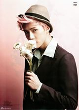 高清图：韩团EXO花美男时尚大片浪漫惹眼