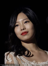 组图：《Mai Ratima》见面会朴智秀苏幼珍黑白争艳