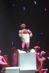 组图：郭富城个唱变型金刚舞台华丽震撼