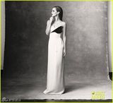 组图：赫敏艾玛沃特森复古优雅扮早熟贵妇